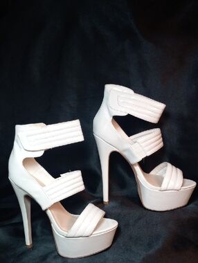 Anne Michelle White Platform Strappy High Heel Sandals